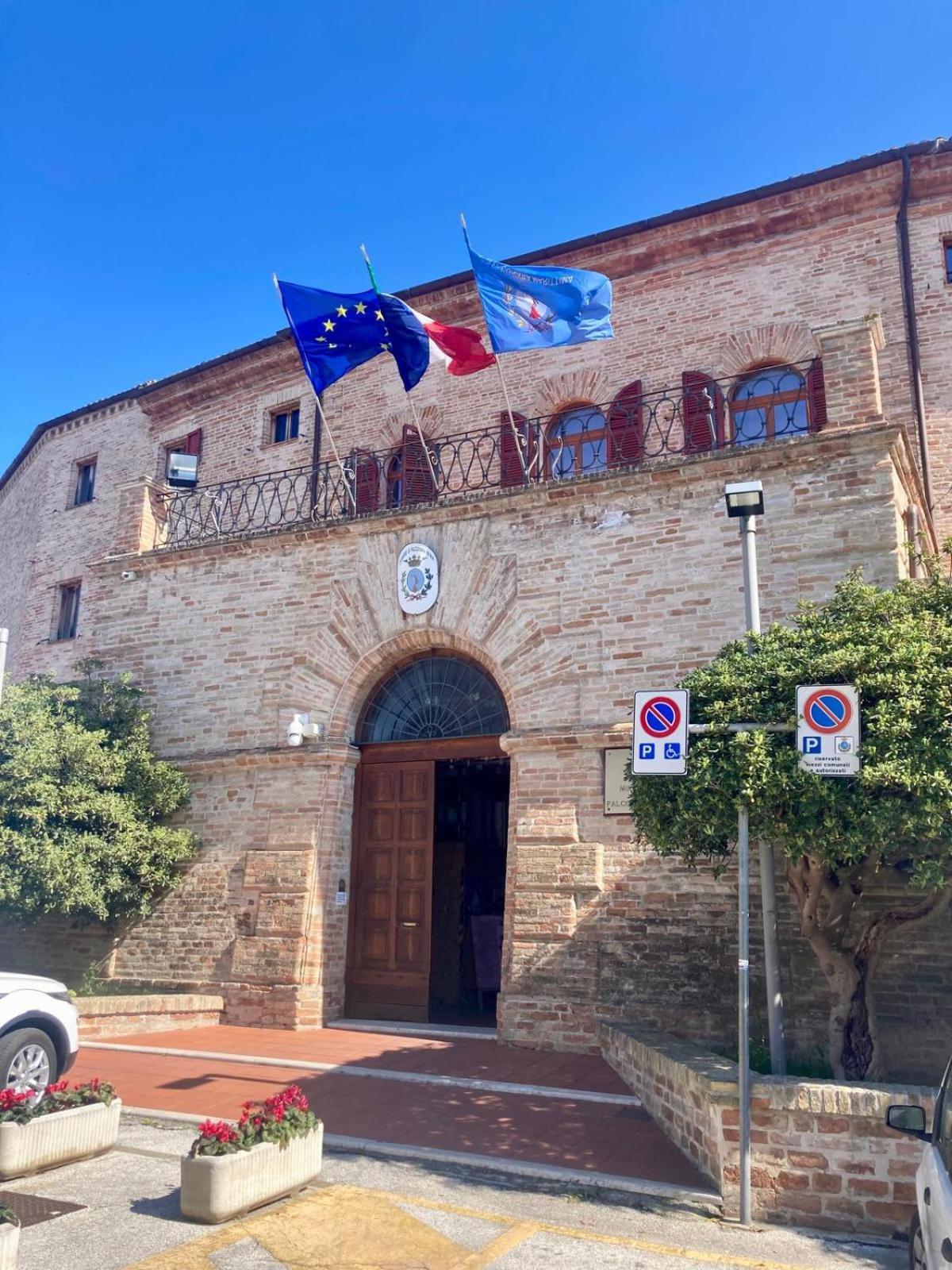 B&B Residenza Leonardo Falconara Marittima Exterior foto